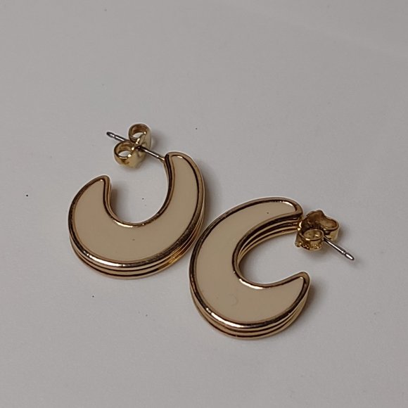 Brown And Cream Colored Avon Earrings - Picture 4 of 8